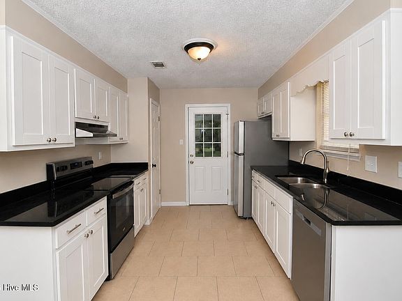 4th image of 3720 Kingsgate Drive