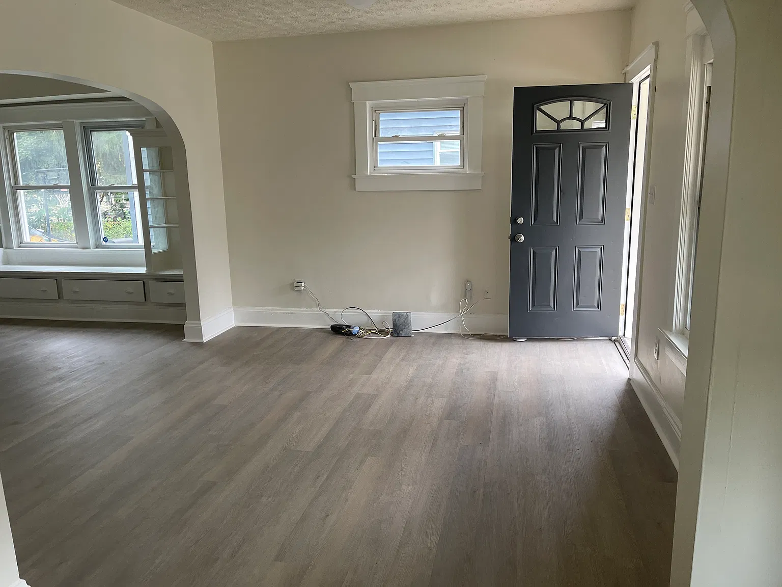 2312 Roanoke Ave — Photo 3