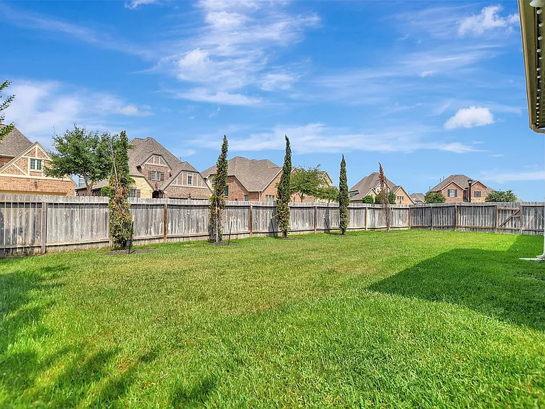 13219 Parkway Hills Dr — Photo 42