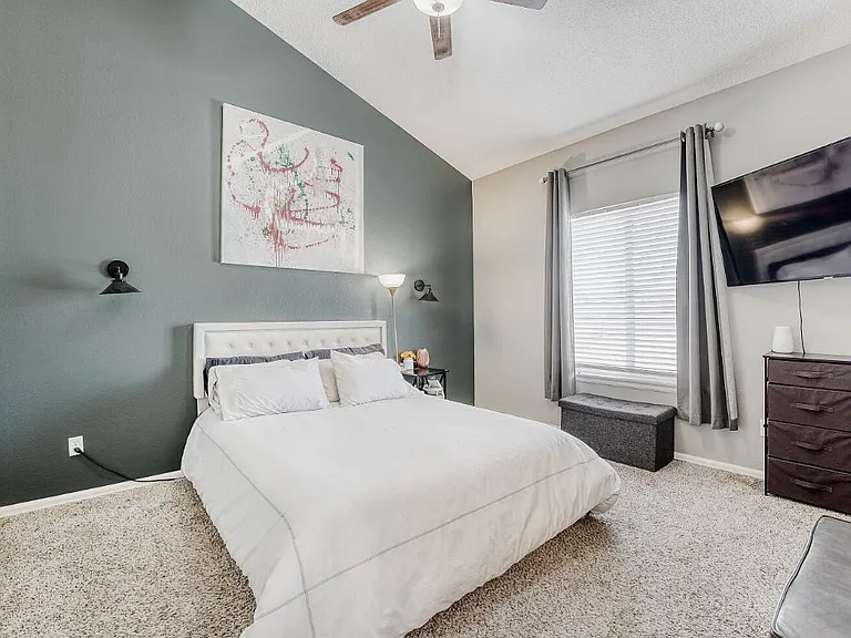 2624 S Gibralter St — Photo 1