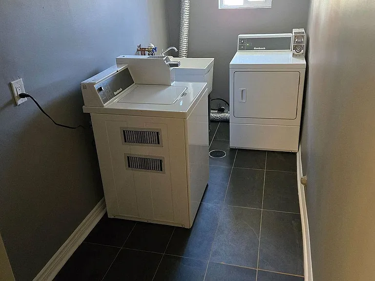 10 Lambton Ave — Photo 9