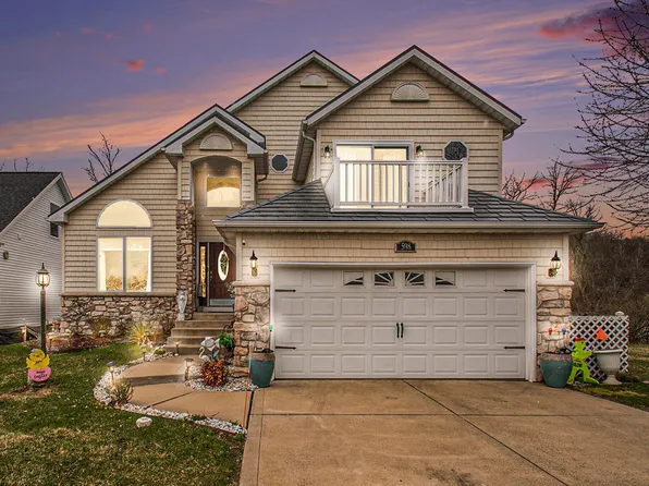 598 Swan River Dr, Benton Harbor, MI 49022