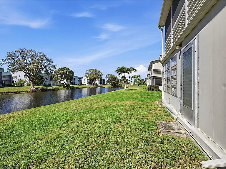 451 Monaco Park #J — Photo 19