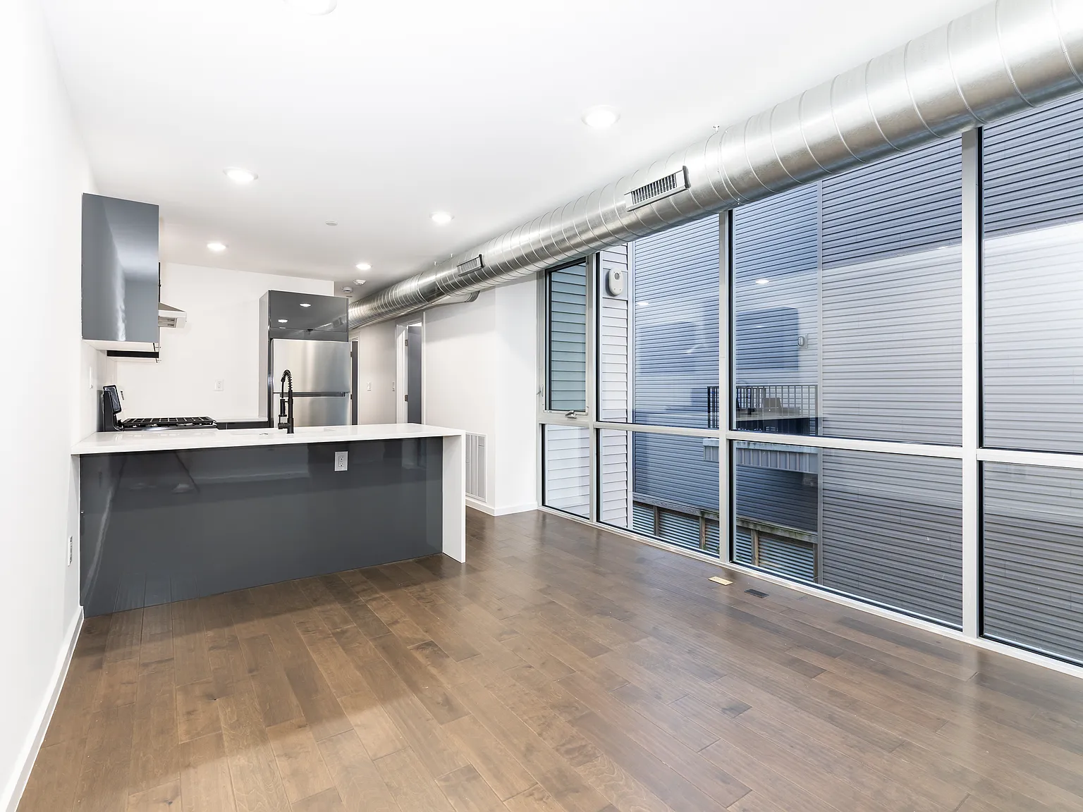 2 bed, 1100 sqft, $1,995 — Photo 3