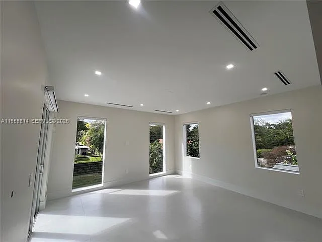 7850 SW 67th Ave — Photo 32