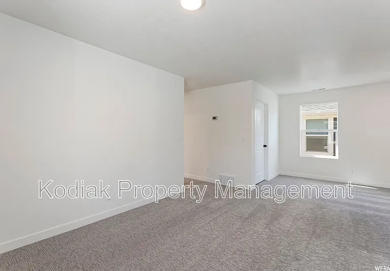 991 W Shoreline Dr — Photo 15