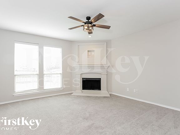 3rd image of 600 W Bend Blvd