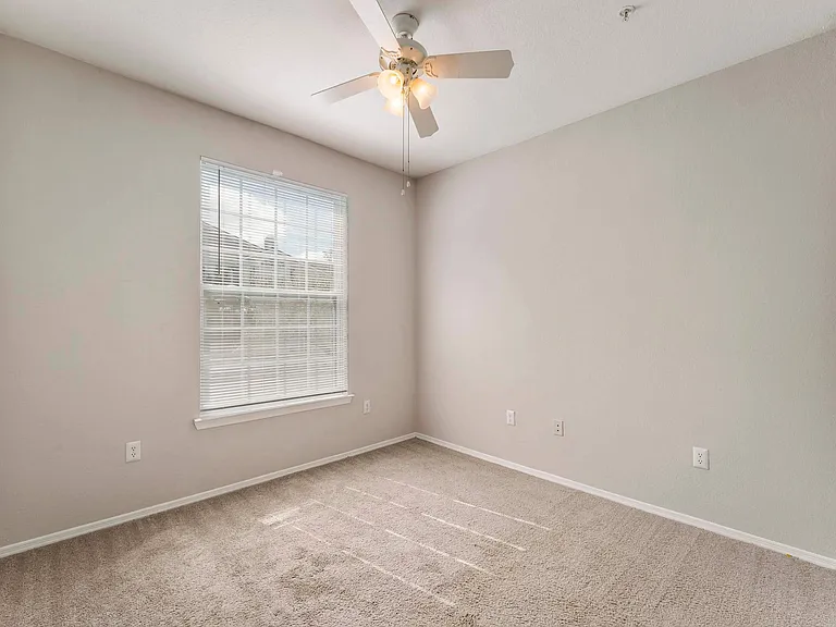 Grand Reserve At Kirkman Parke — Photo 35
