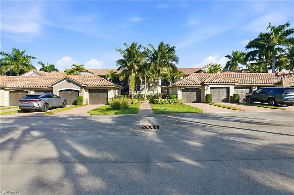 2 bed, 2.0 bath, 1454 sqft, $6,000 — Photo 2