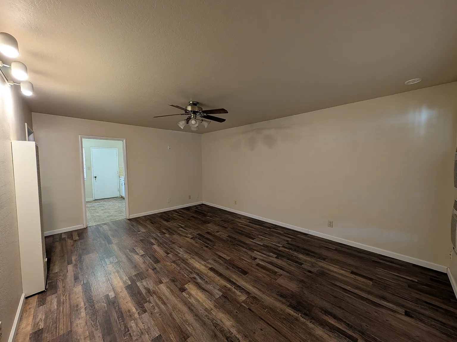 2 bed, $2,500 — Photo 2