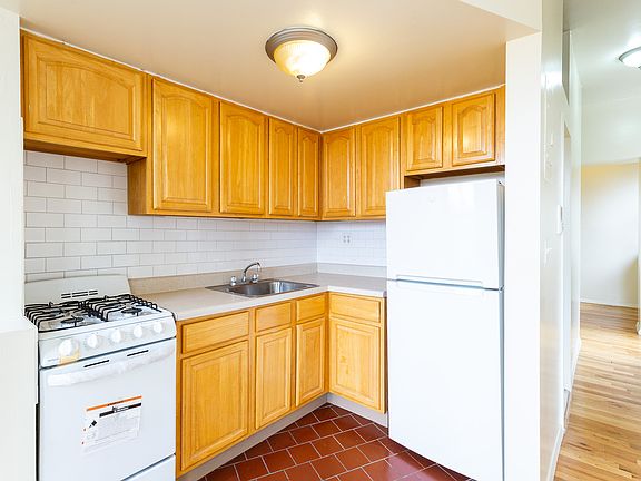 4th image of 71 W 109th St APT 5A