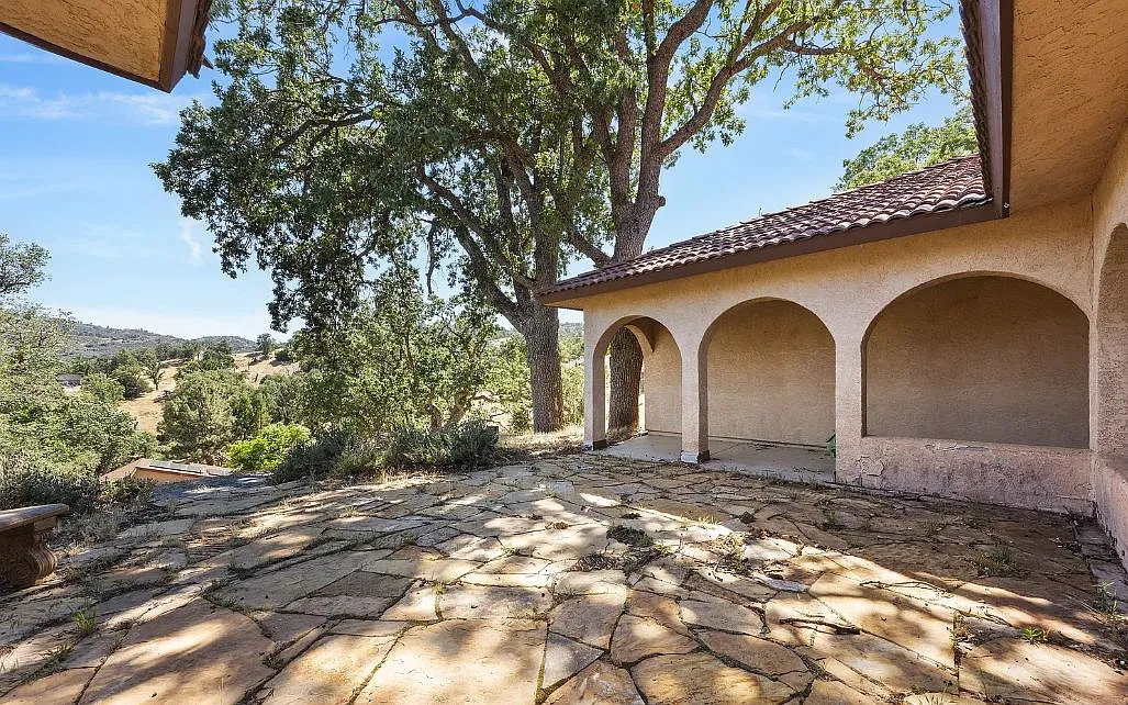 3 bed, 2586 sqft, $3,000 — Photo 4