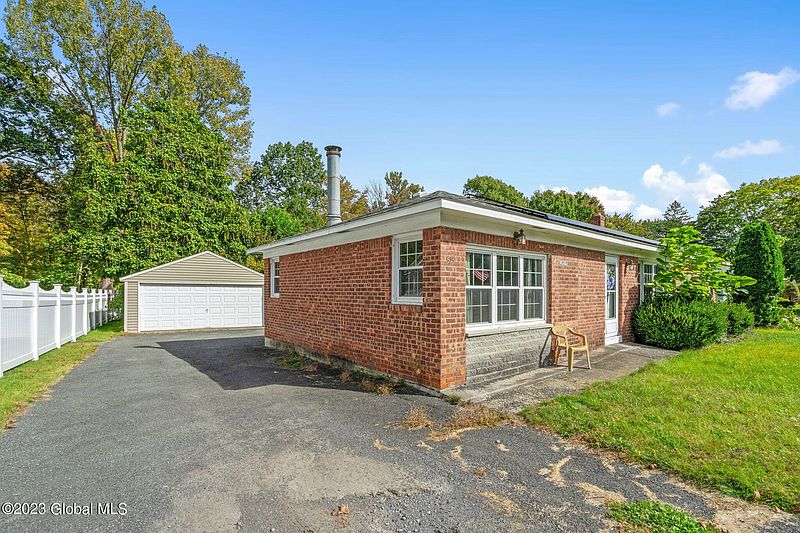 4th image of 515 Sand Creek Road