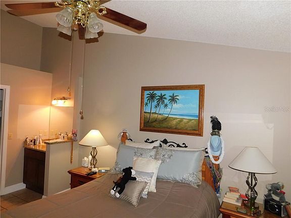 4th image of 34 Lakepointe Cir