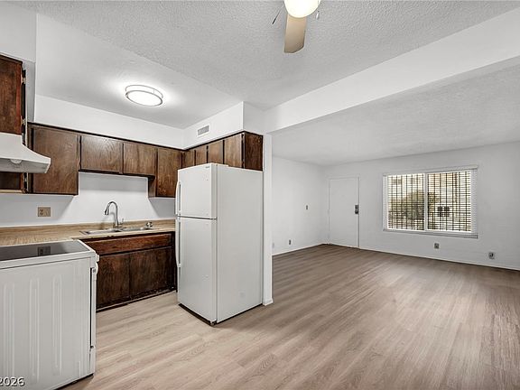 3rd image of 605 S Royal Crest Cir Unit 9