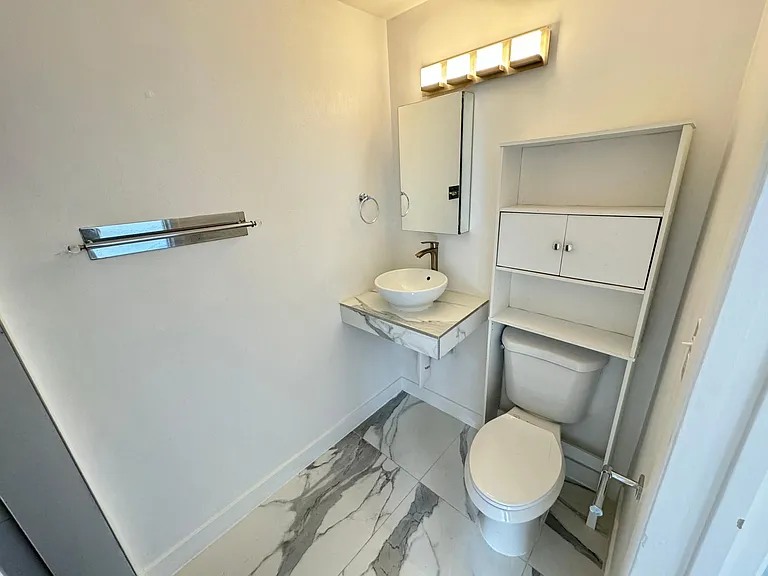 1237 Prospect St #K — Photo 10