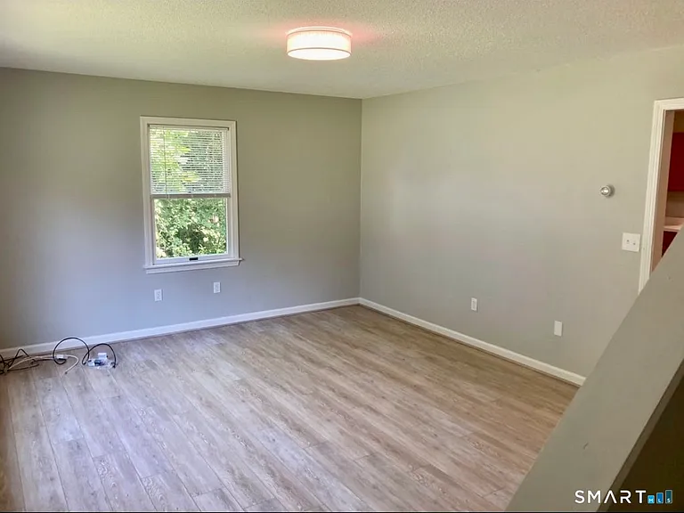 60 Dickerman Ave #60 — Photo 5