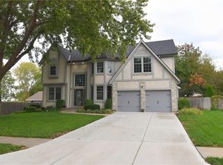 13745 S Blackfoot Dr, Olathe, KS 66062