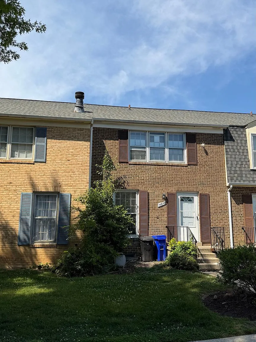 3 bed, 2.5 bath, 1908 sqft, $2,799 — Photo 2
