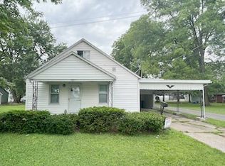 407 NW 5th St, Fairfield, IL 62837