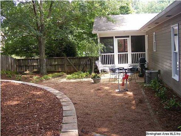 3rd image of 929 Pinemeadow Dr