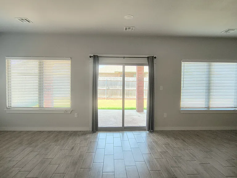 1208 La Vista Ln — Photo 9