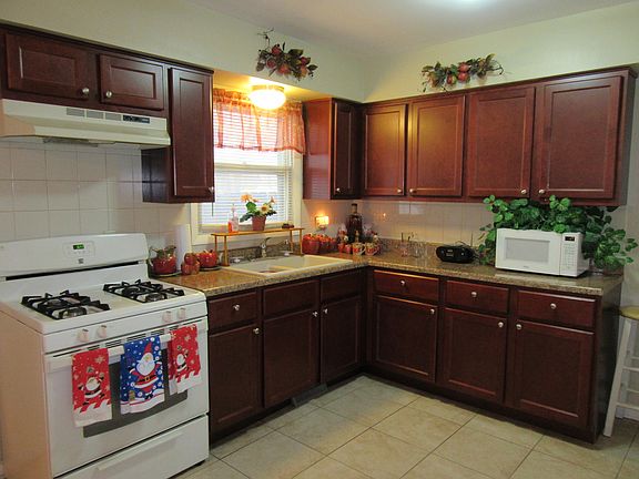 4th image of 2230 Canary Dr