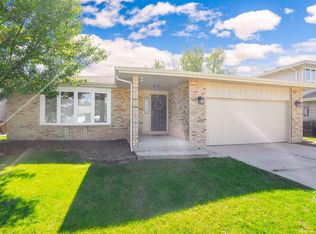6609 Courtney Dr, Oak Forest, IL 60452