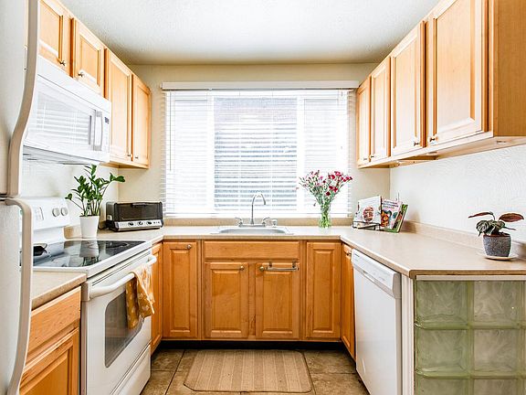 5th image of 1129 S 900 E Floor 1