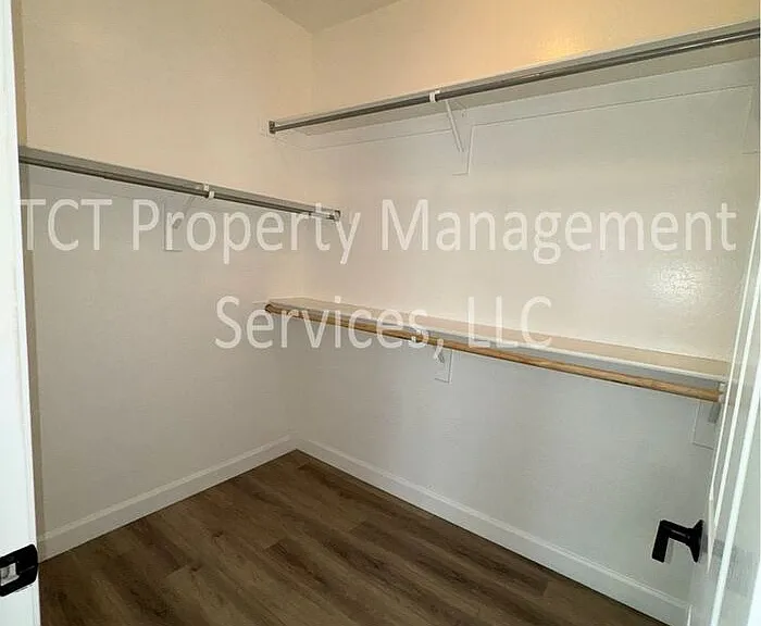 4216 E Oxford Ln — Photo 15