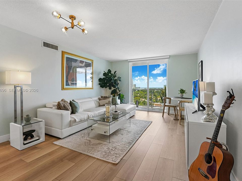 1st image of 900 8th St #1609
