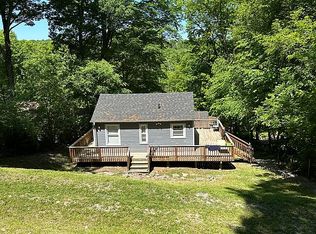 19 Lake Claire Dr, Middletown, NY 10940