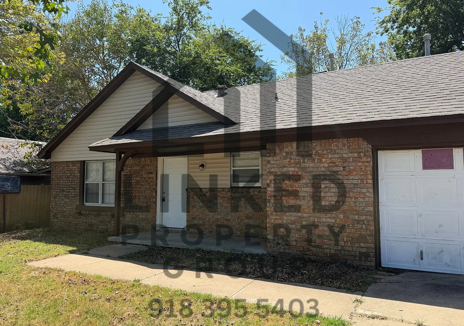 Beautiful Fully Remodeled 3 bedroom in the Heart of Broken Arrow — Photo 1