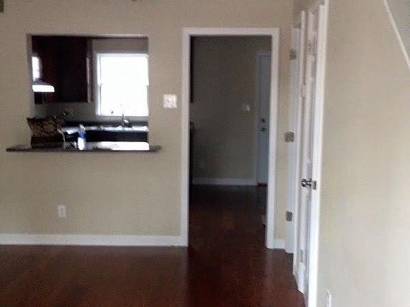 5th image of 520 Rose Ln #J