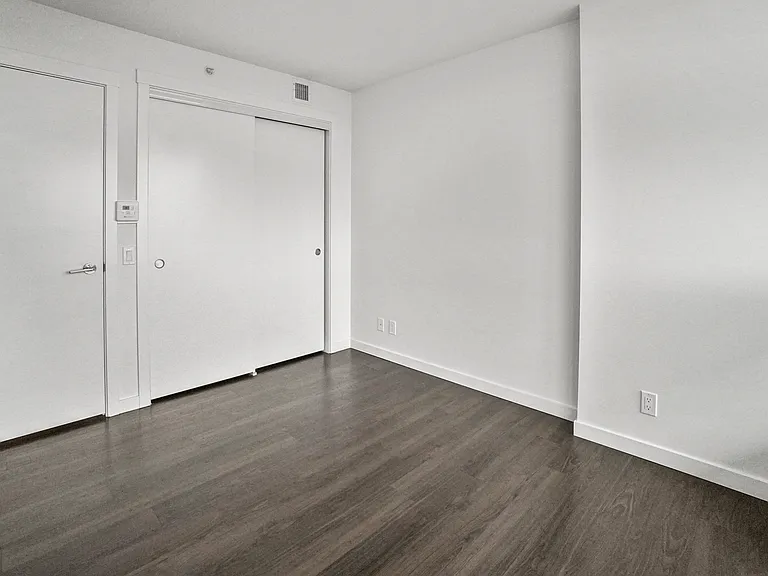 183 Georgia St E — Photo 128