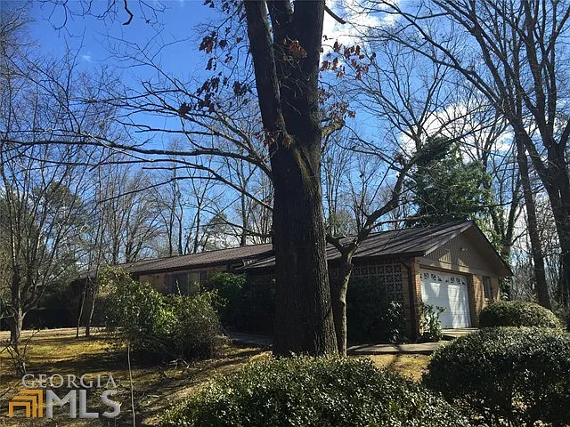 2337 Perimeter Rd photo 1