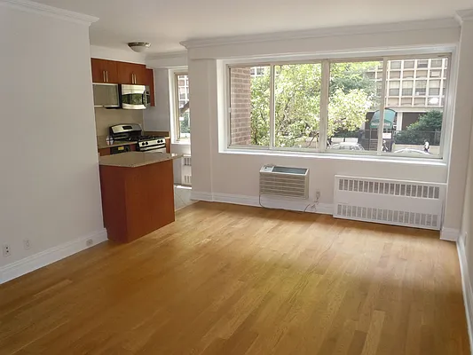 Rented by Stonehenge NYC LLC | media 25