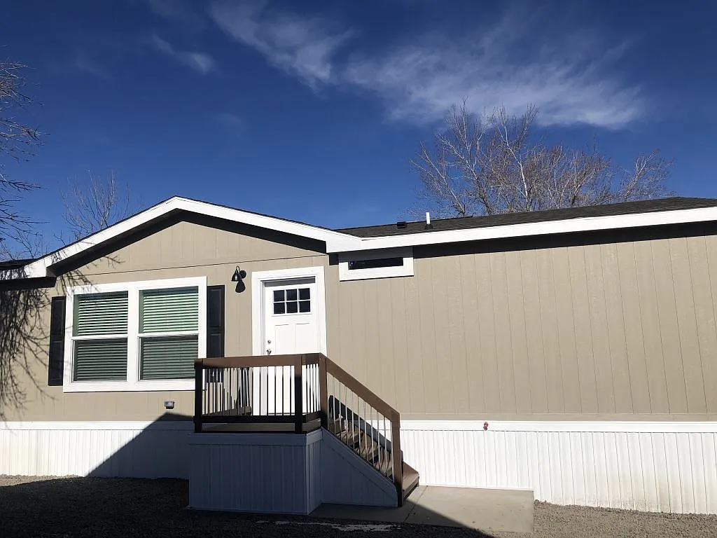 3 bed, 2.0 bath, 1123 sqft, $1,995 — Photo 4