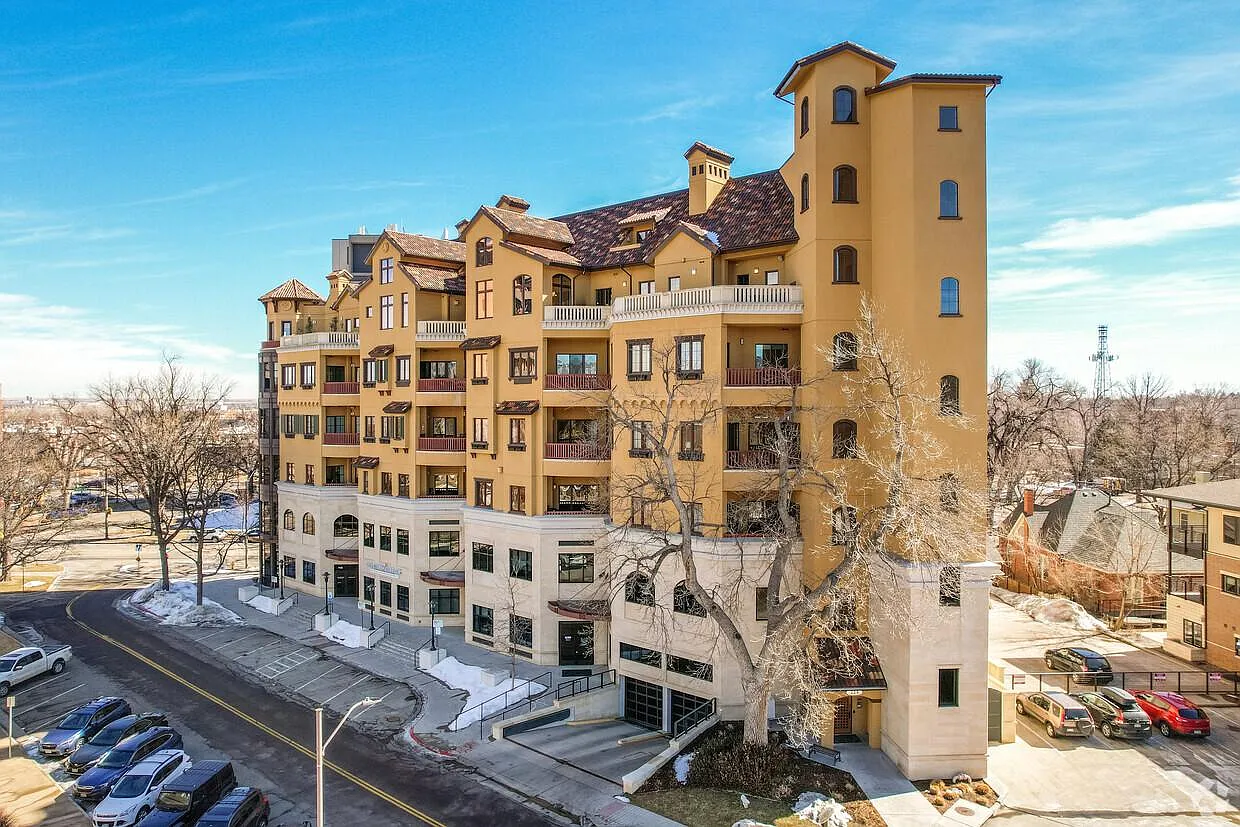 2 bed, 1901 sqft, $4,200 — Photo 4