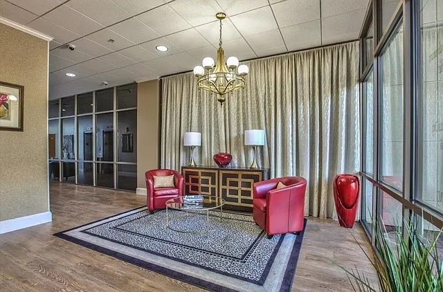 1 bed, 800 sqft, $2,350 — Photo 3