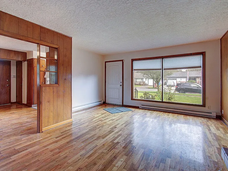 4706 Sheridan Dr — Photo 8