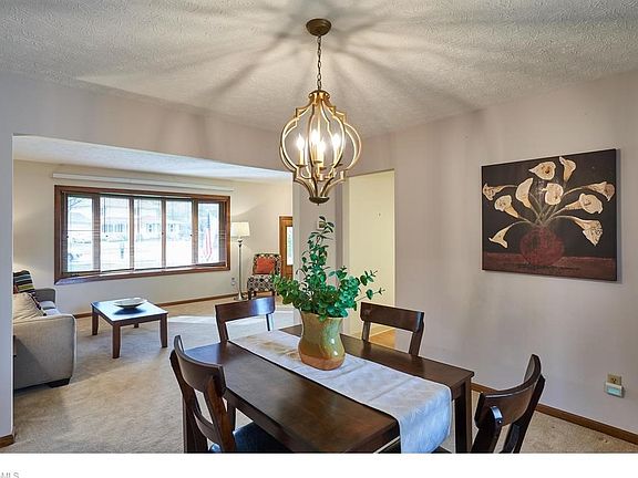 4th image of 5955 Grovewood Dr