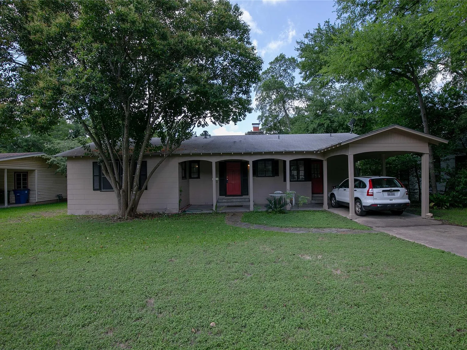 3 bed, 2.0 bath, 1534 sqft, $2,450 — Photo 2
