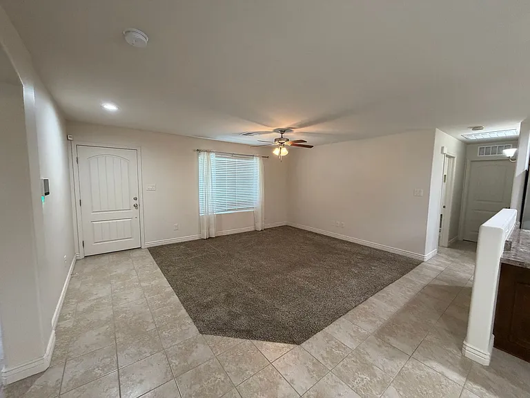 10191 E 34th Ln — Photo 6