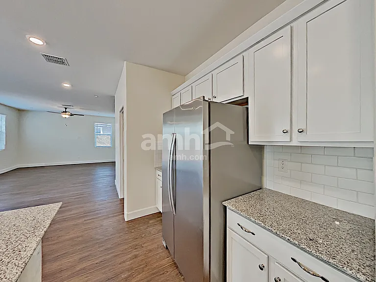 12502 N 60th Ave — Photo 4