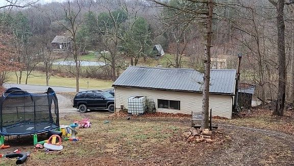 5th image of 25948 Oxford Rd