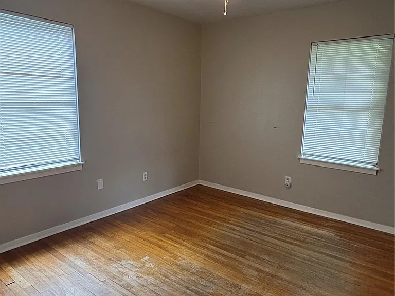 118 Jonquil St — Photo 9