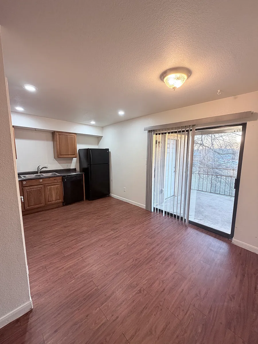 Building Photo - 2406 Mission Hill Dr #104