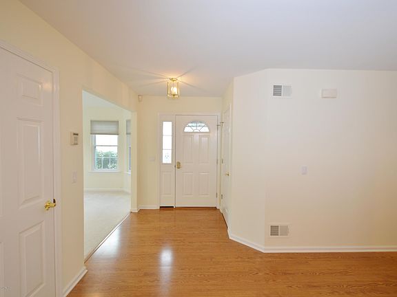 2nd image of 2740 Rockport Ln