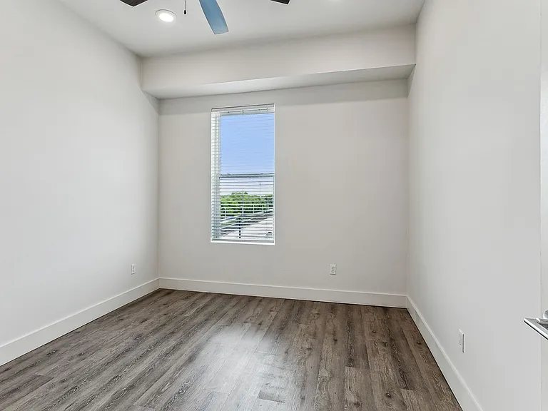 3001 Conti St #304 — Photo 14